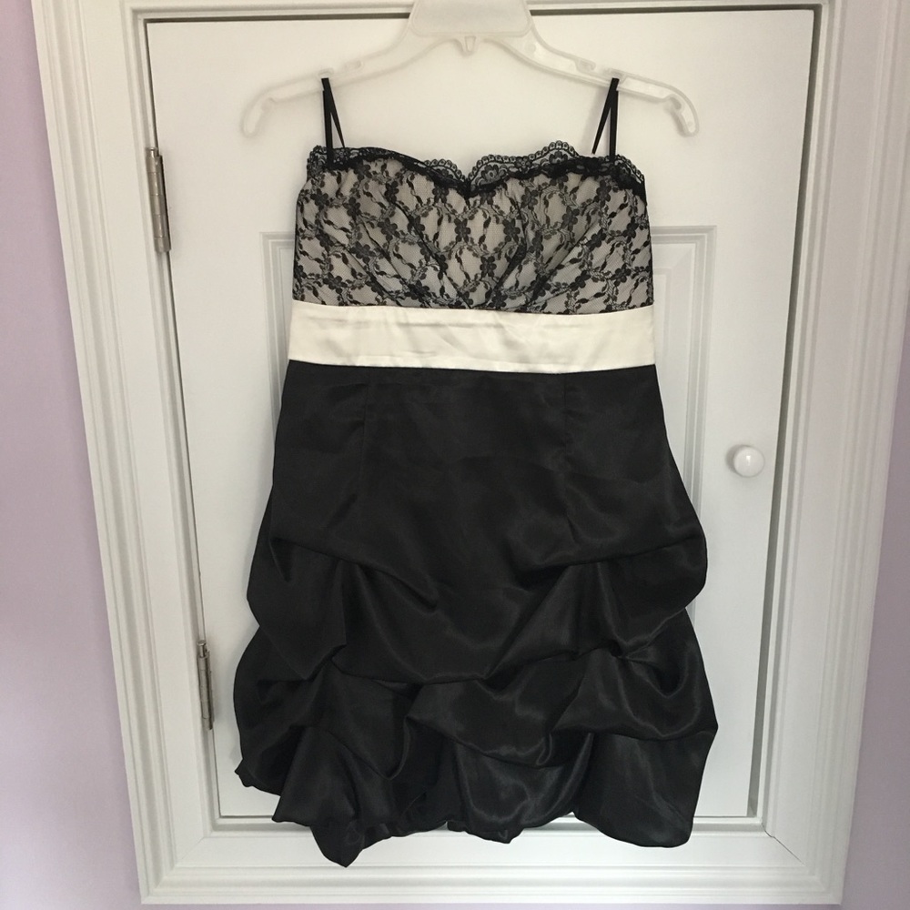 BCX Bubble Skirt Black and White Dress